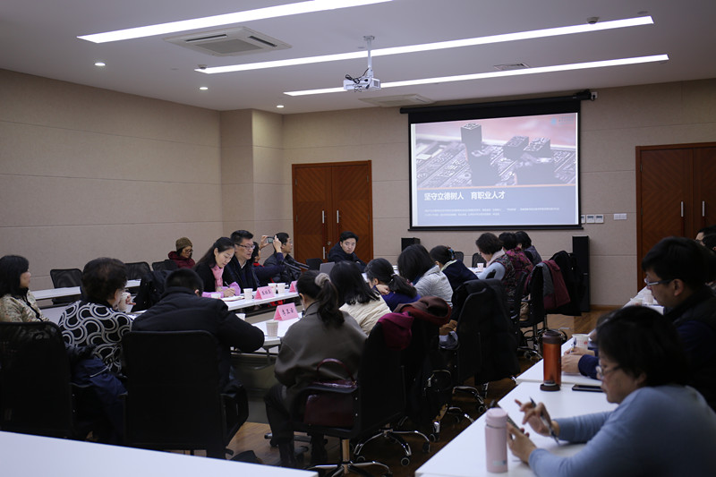 交流会现场.jpg 交流会现场.jpg