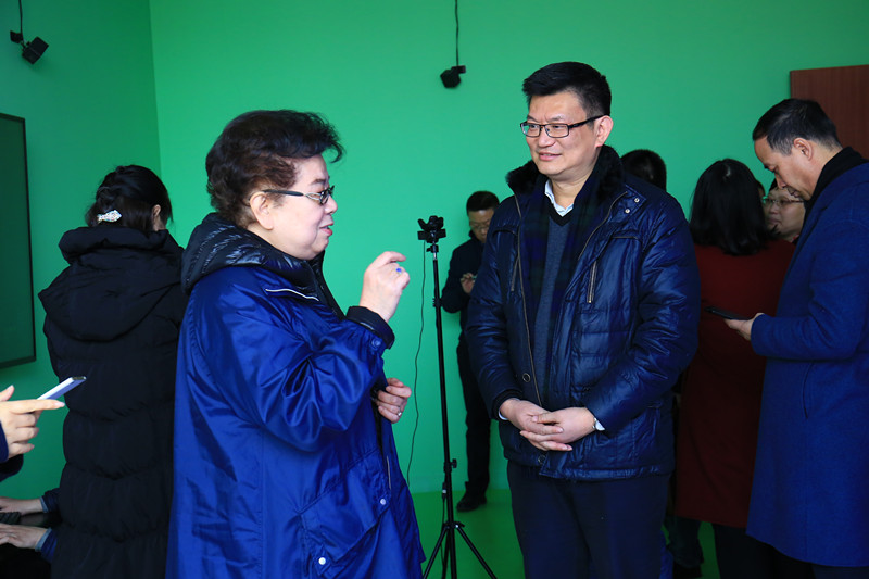 探讨教学_副本.jpg 探讨教学_副本.jpg