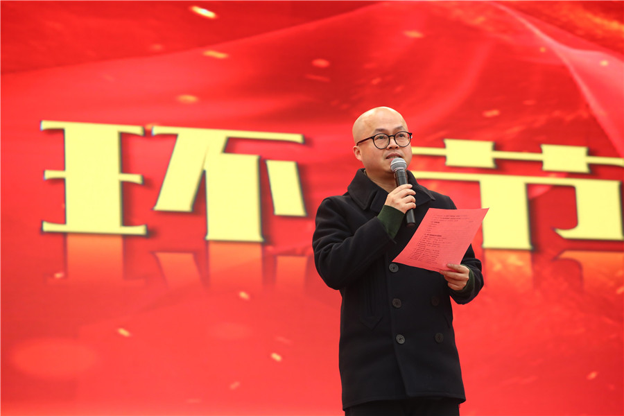 2-宣读获奖名单.jpg 2-宣读获奖名单.jpg