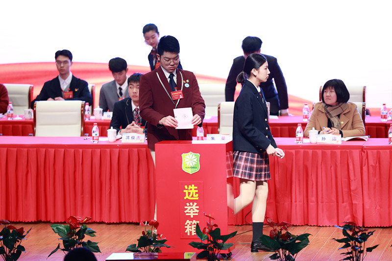 我校学生代表参加学代会现场3_副本.jpg 我校学生代表参加学代会现场3_副本.jpg
