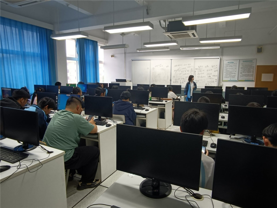 EDS动漫社.jpg EDS动漫社.jpg