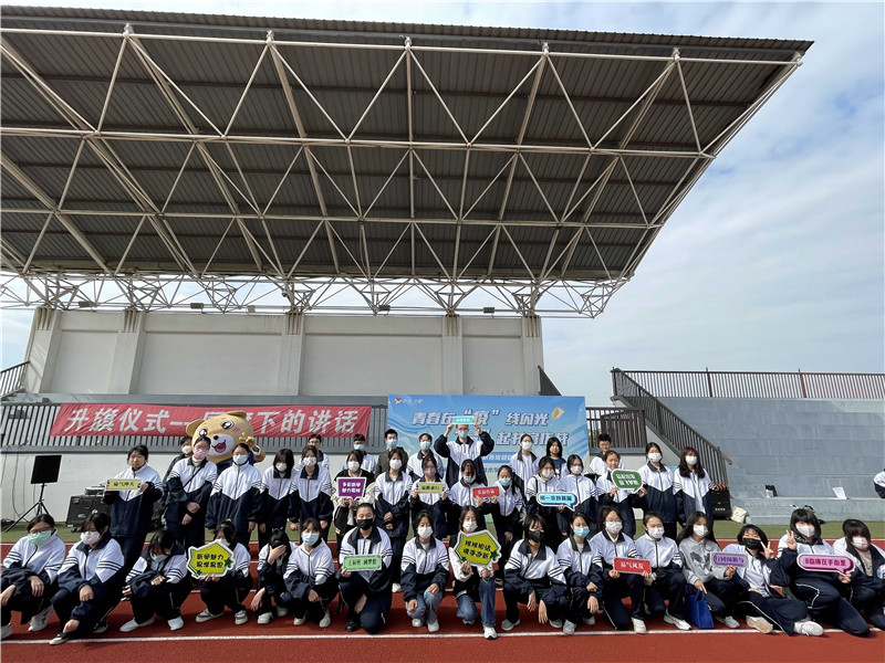 2213班大合照_new.jpg 2213班大合照_new.jpg