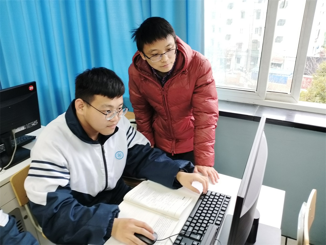 星光电子商务-教师指导学生.jpg 星光电子商务-教师指导学生.jpg
